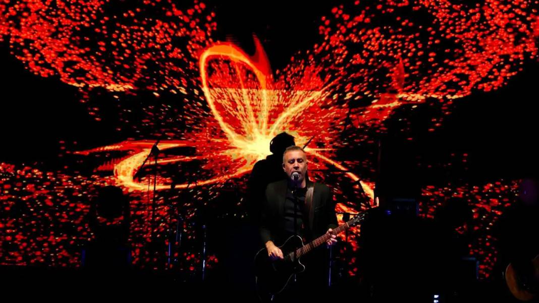 Haluk Levent Kepez’de Müzik Şöleni Yaşattı 4